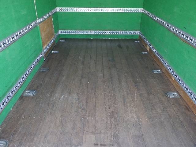 いすゞエルフアルミバン小型（2t・3t）[写真10]