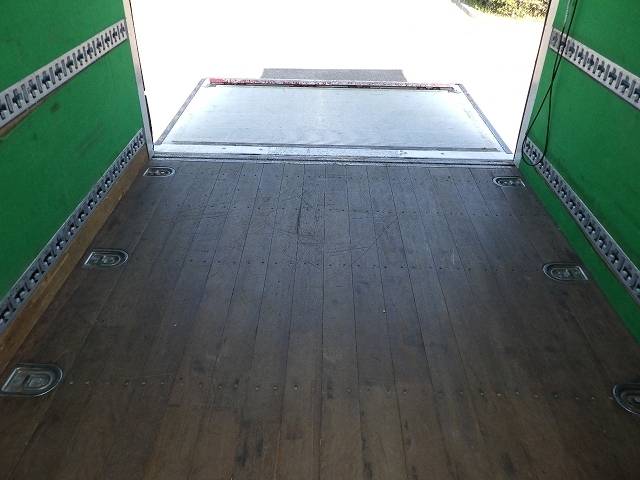 いすゞエルフアルミバン小型（2t・3t）[写真11]