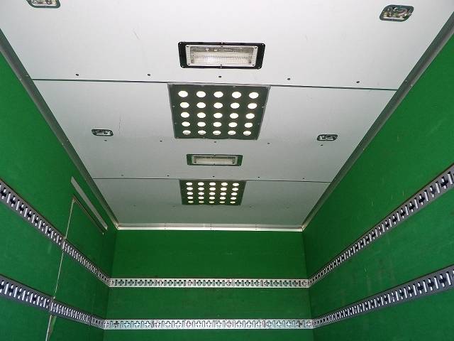 いすゞエルフアルミバン小型（2t・3t）[写真12]