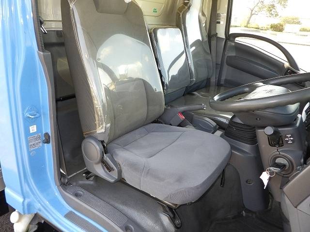 いすゞエルフアルミバン小型（2t・3t）[写真25]