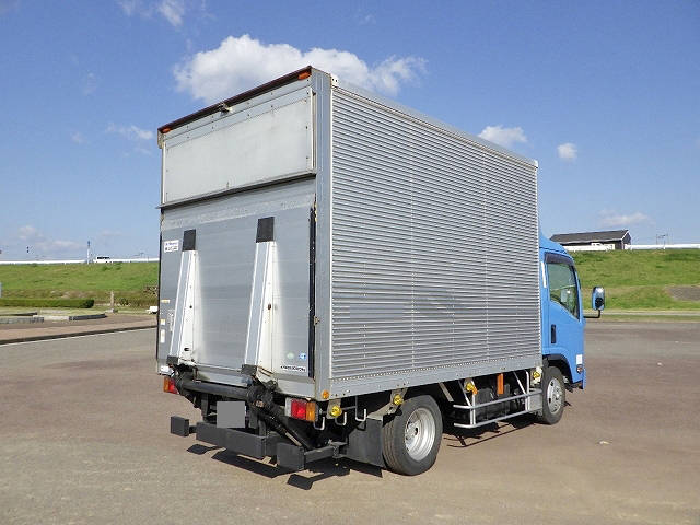 いすゞエルフアルミバン小型（2t・3t）[写真04]