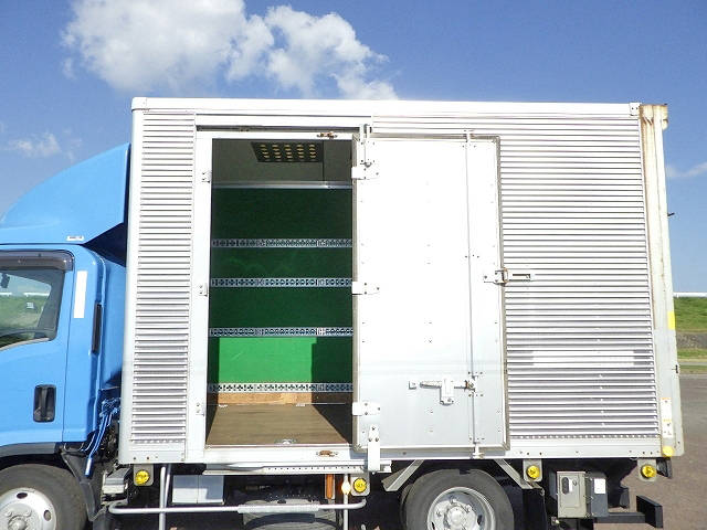 いすゞエルフアルミバン小型（2t・3t）[写真06]