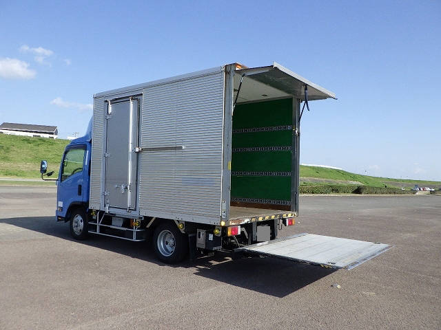 いすゞエルフアルミバン小型（2t・3t）[写真08]