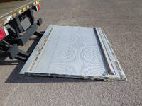 いすゞエルフアルミバン小型（2t・3t）[写真09]