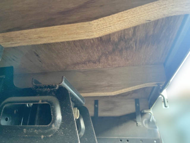 いすゞエルフ平ボディ小型（2t・3t）[写真16]