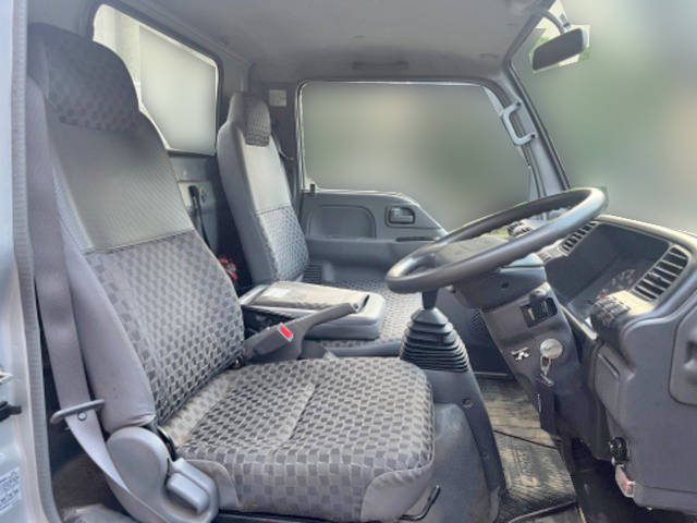 いすゞエルフ平ボディ小型（2t・3t）[写真22]