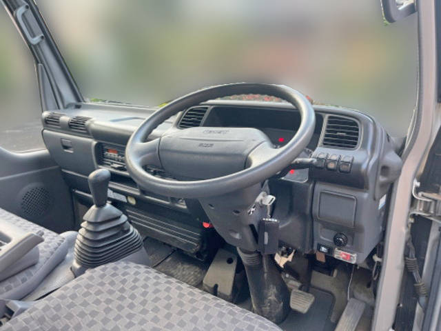 いすゞエルフ平ボディ小型（2t・3t）[写真23]