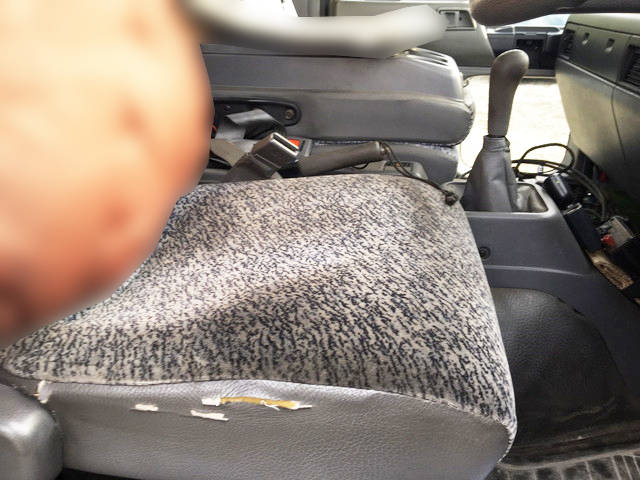 日野レンジャー平ボディ中型（4t）[写真24]