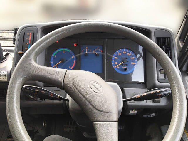 日野レンジャー平ボディ中型（4t）[写真26]