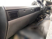 日野レンジャー平ボディ中型（4t）[写真29]