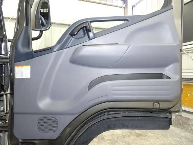 三菱ふそうキャンターダブルキャブ（Wキャブ）小型（2t・3t）[写真36]
