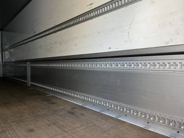 三菱ふそうスーパーグレートパネルウイング大型（10t）[写真10]