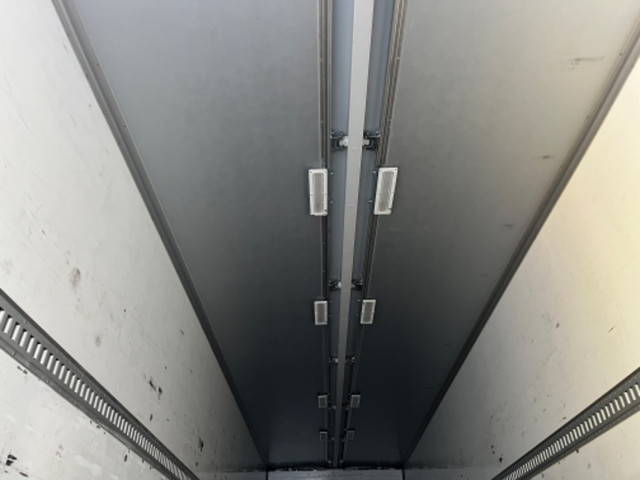 三菱ふそうスーパーグレートパネルウイング大型（10t）[写真12]