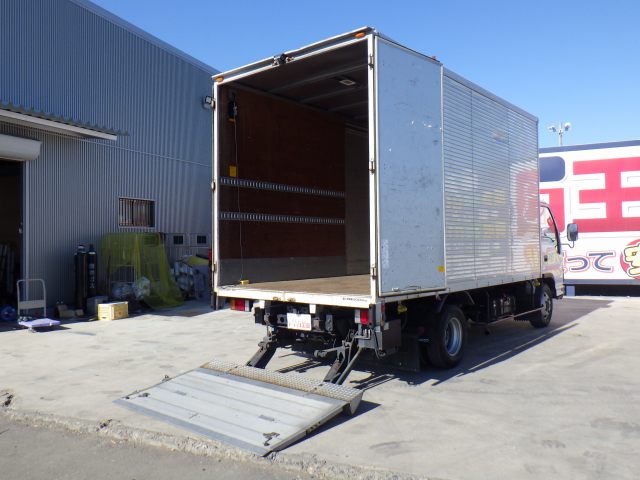 いすゞエルフアルミバン小型（2t・3t）[写真02]