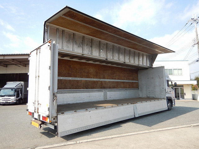 UDトラックスクオンアルミウイング大型（10t）[写真02]