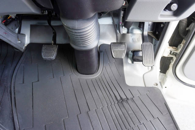 日野デュトロ幌ウイング小型（2t・3t）[写真33]