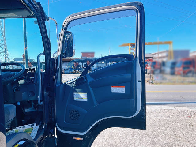 いすゞフォワードアルミウイング中型（4t）[写真22]