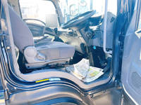 いすゞフォワードアルミウイング中型（4t）[写真23]