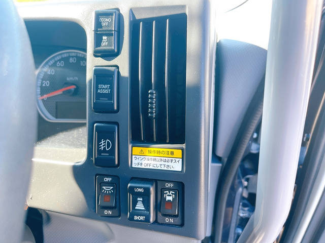 いすゞフォワードアルミウイング中型（4t）[写真24]