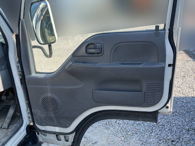 いすゞエルフダブルキャブ（Wキャブ）小型（2t・3t）[写真16]