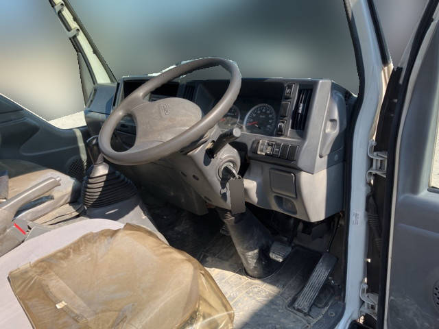 いすゞエルフダブルキャブ（Wキャブ）小型（2t・3t）[写真18]