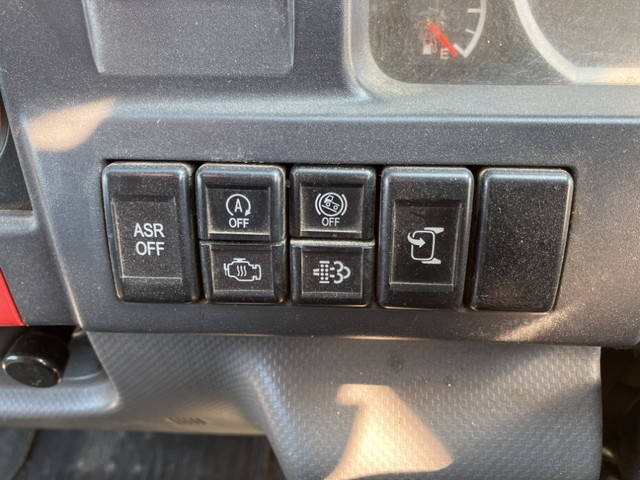 いすゞエルフダブルキャブ（Wキャブ）小型（2t・3t）[写真28]