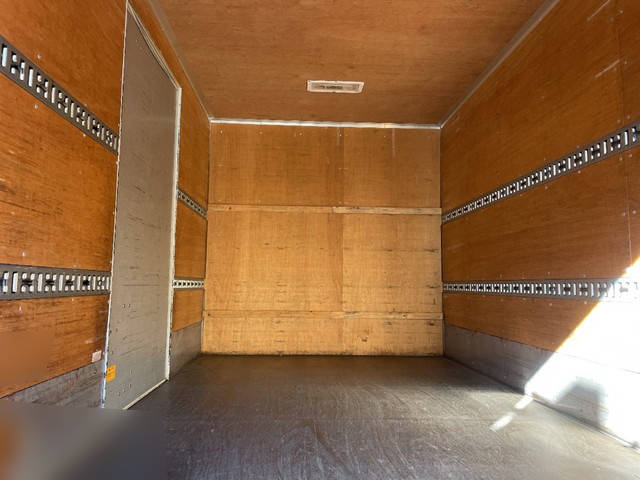 三菱ふそうキャンターアルミバン小型（2t・3t）[写真11]