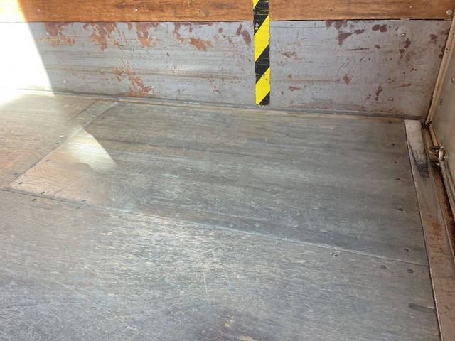 三菱ふそうキャンターアルミバン小型（2t・3t）[写真16]