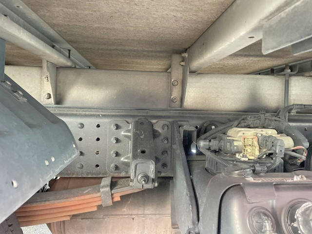 三菱ふそうキャンターアルミバン小型（2t・3t）[写真24]