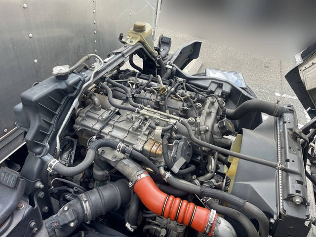 三菱ふそうキャンターアルミバン小型（2t・3t）[写真28]