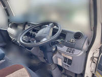 三菱ふそうキャンターアルミバン小型（2t・3t）[写真32]