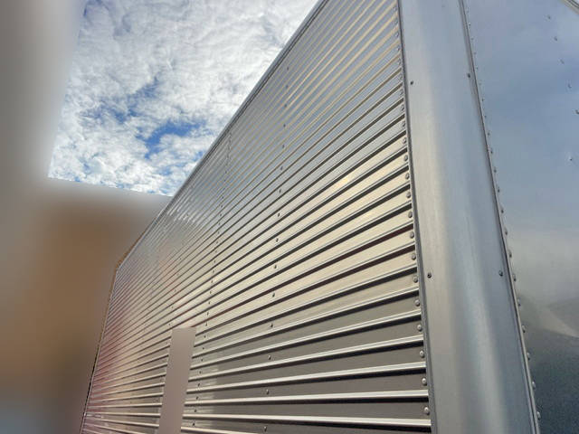 三菱ふそうキャンターアルミバン小型（2t・3t）[写真05]