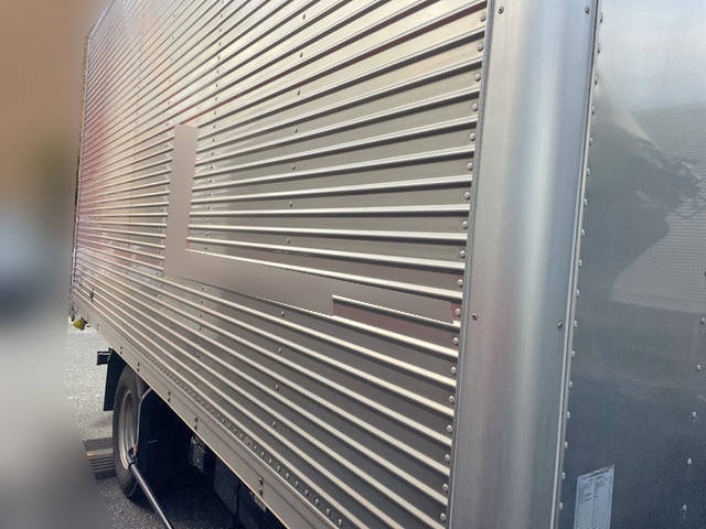 三菱ふそうキャンターアルミバン小型（2t・3t）[写真06]