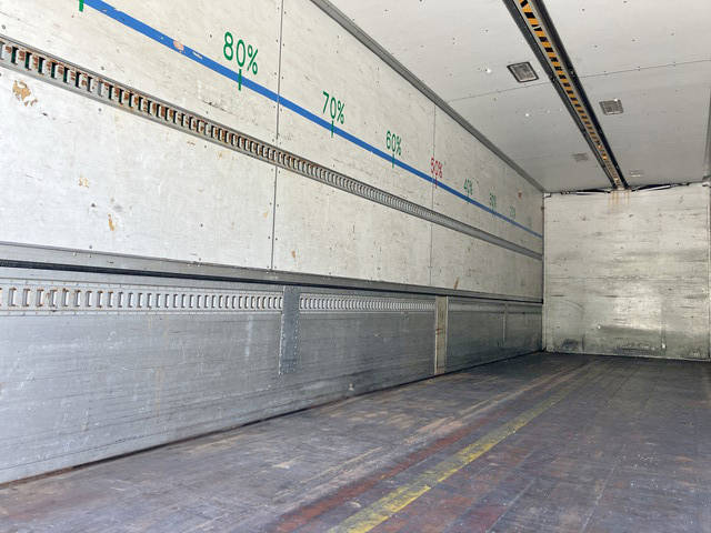 三菱ふそうスーパーグレートアルミウイング大型（10t）[写真11]