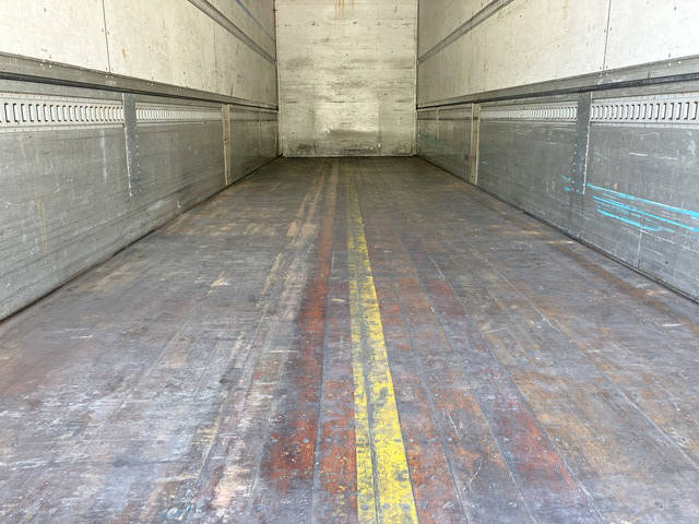 三菱ふそうスーパーグレートアルミウイング大型（10t）[写真13]