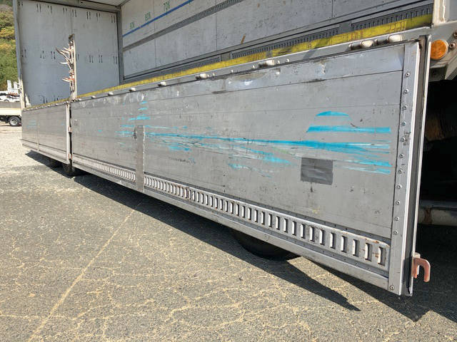 三菱ふそうスーパーグレートアルミウイング大型（10t）[写真15]