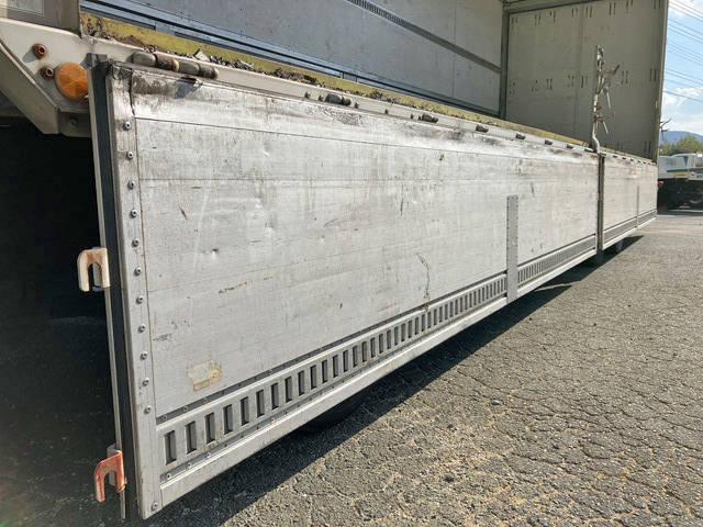 三菱ふそうスーパーグレートアルミウイング大型（10t）[写真16]