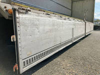 三菱ふそうスーパーグレートアルミウイング大型（10t）[写真16]