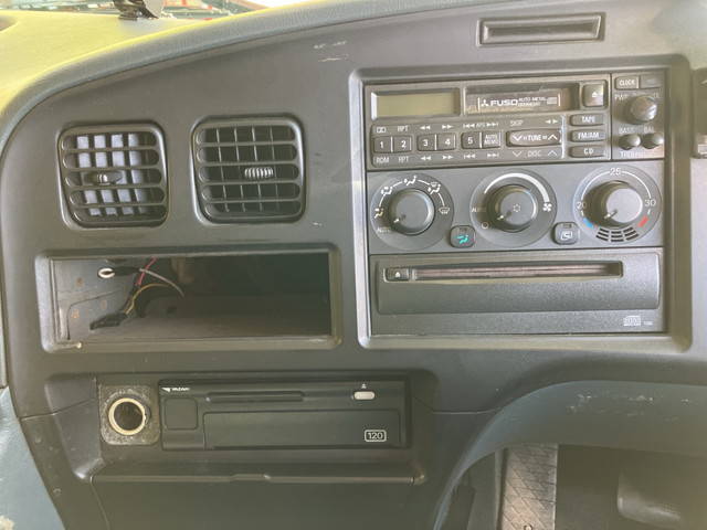 三菱ふそうスーパーグレートアルミウイング大型（10t）[写真34]