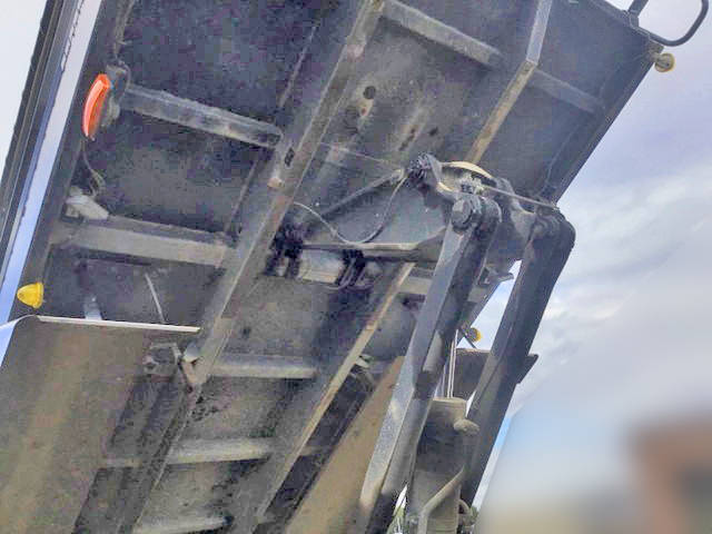 三菱ふそうスーパーグレートダンプ大型（10t）[写真09]