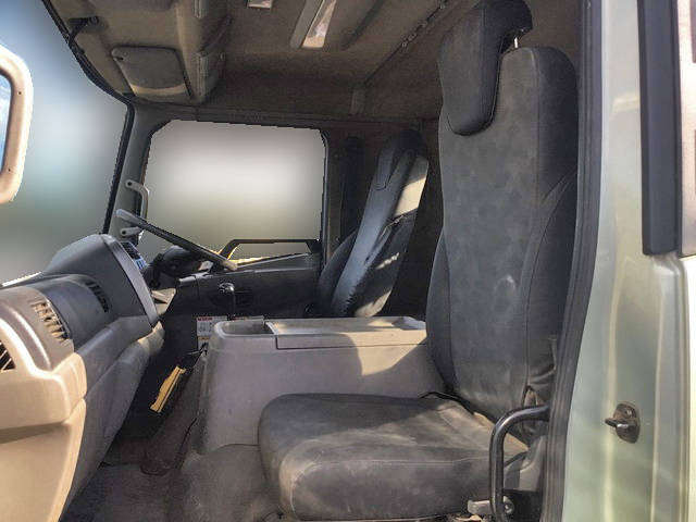 UDトラックスコンドルコンテナ専用車中型（4t）[写真20]