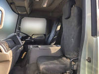 UDトラックスコンドルコンテナ専用車中型（4t）[写真20]