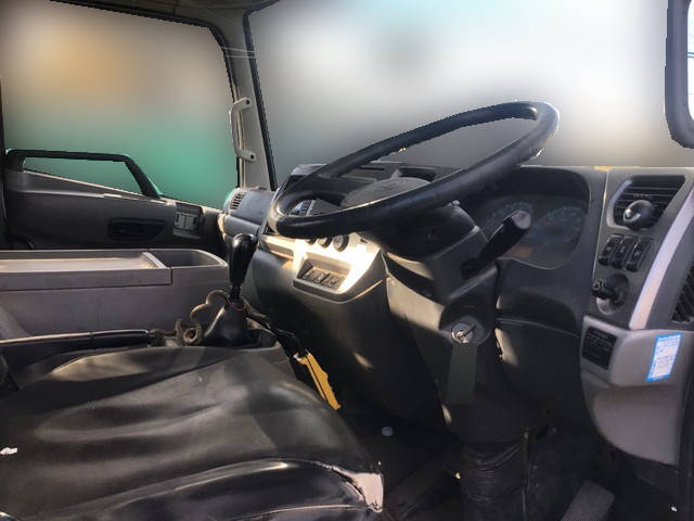 UDトラックスコンドルコンテナ専用車中型（4t）[写真21]