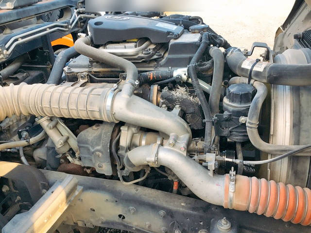 UDトラックスコンドルコンテナ専用車中型（4t）[写真16]