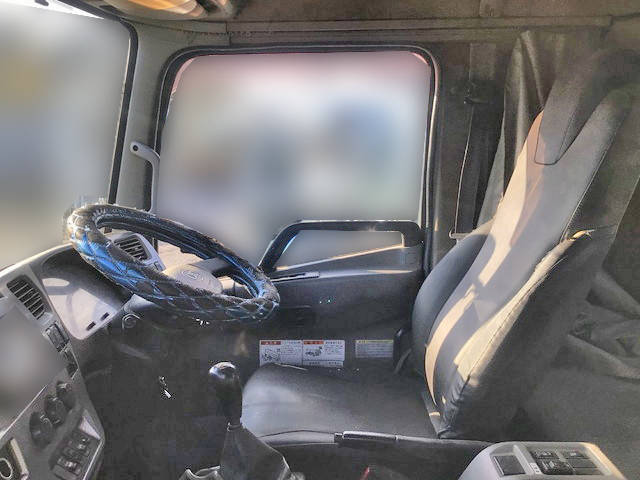 UDトラックスコンドルコンテナ専用車中型（4t）[写真19]