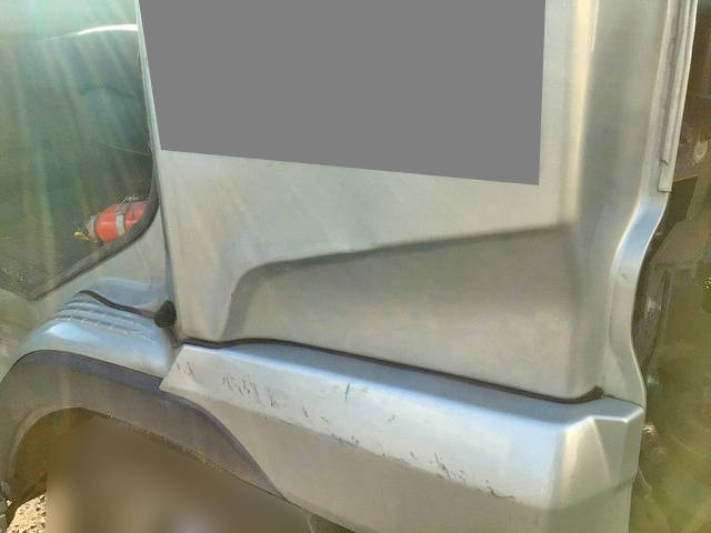 UDトラックスコンドルコンテナ専用車中型（4t）[写真24]