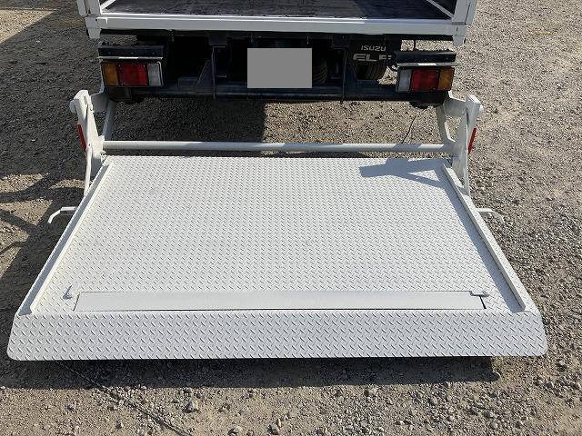 いすゞエルフ平ボディ小型（2t・3t）[写真12]