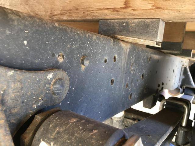 いすゞエルフ平ボディ小型（2t・3t）[写真20]