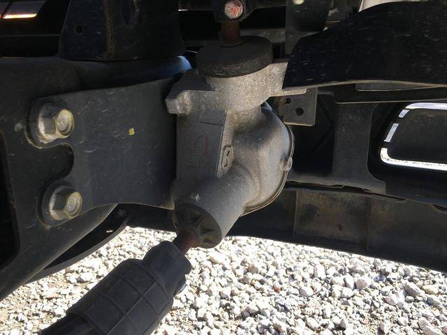 いすゞエルフ平ボディ小型（2t・3t）[写真23]