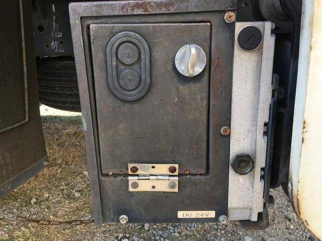 いすゞエルフ平ボディ小型（2t・3t）[写真30]